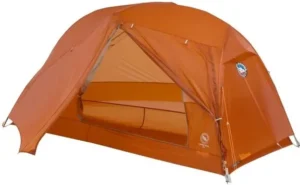 Big Agnes Copper Spur UL1 Tangelo yhden hengen ultrakevyt kupoliteltta retkeilyyn ja vaelluksille.