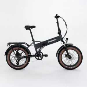 FitNord Rumble 150 -kokoontaitettava sähköfatbike vaalealla taustalla sivuprofiilista kuvattuna.